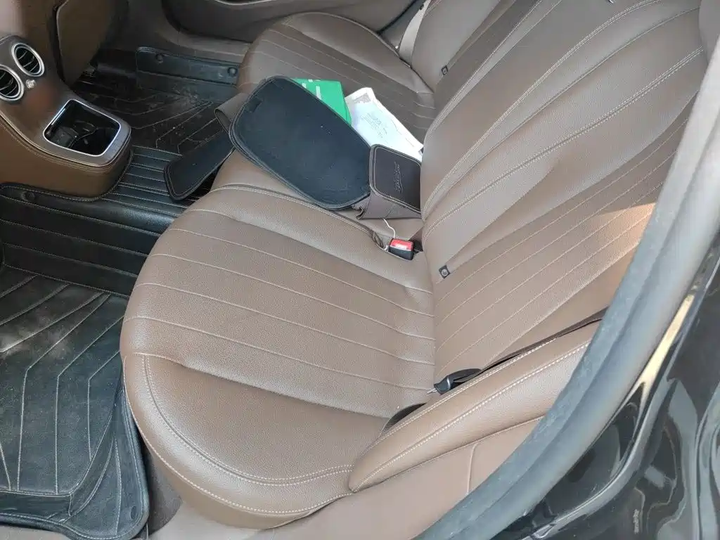 Mercedes-Benz E-Class — миниатюра 15