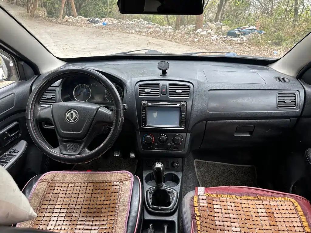 Dongfeng 350 2014 1.5L MT