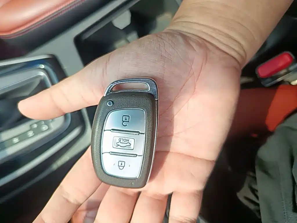 Hyundai Elantra Langdong — миниатюра 13
