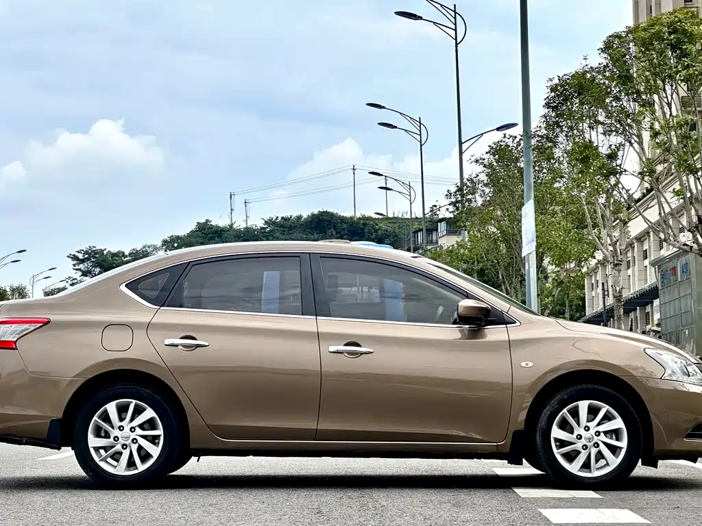 Nissan Sylphy 2014 1.6XV CVT Premium