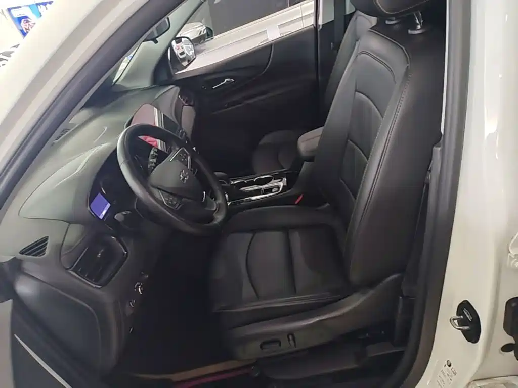 Chevrolet Equinox — миниатюра 15
