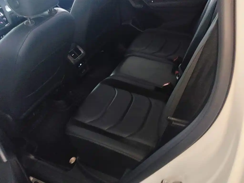Volkswagen Tiguan L — миниатюра 17