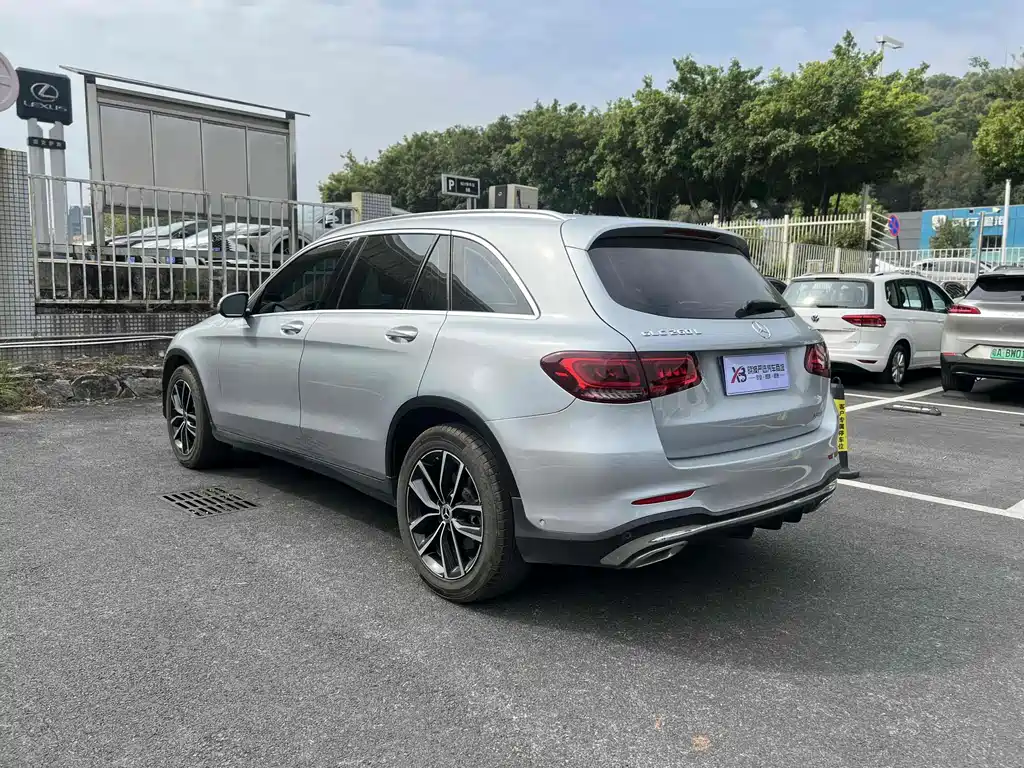 MERCEDES-BENZ GLC