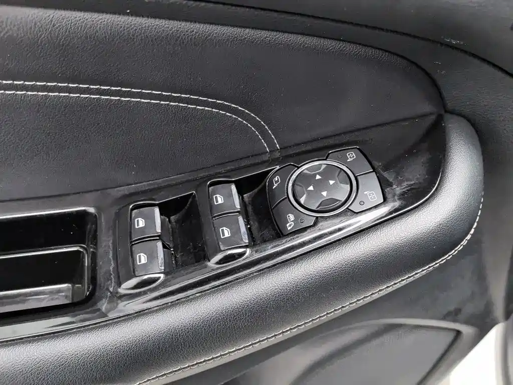 Ford Edge — миниатюра 9