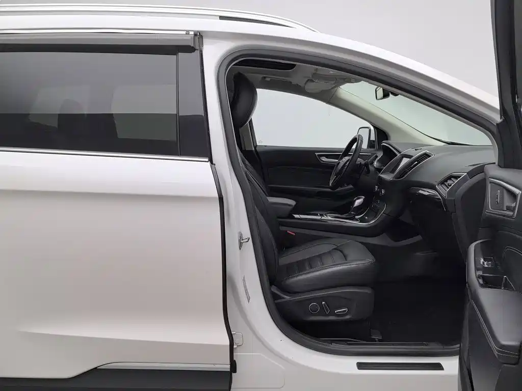 Ford Edge — миниатюра 23