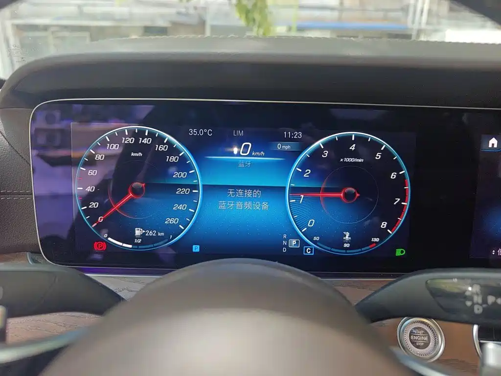 Mercedes-Benz E-Class — миниатюра 12