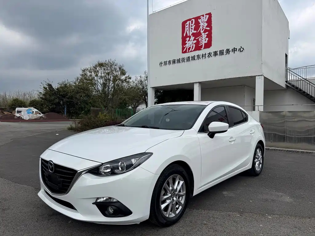 Mazda 3 Axela 2015