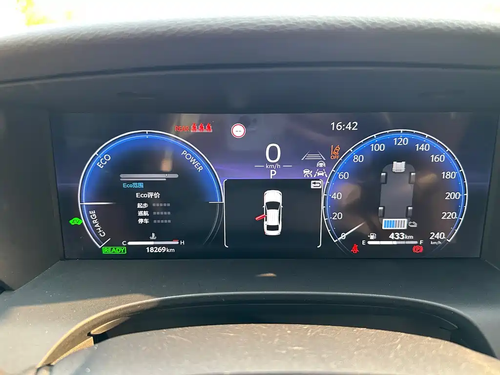 Toyota Camry — миниатюра 11