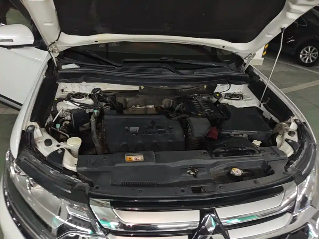 Mitsubishi Outlander — миниатюра 20