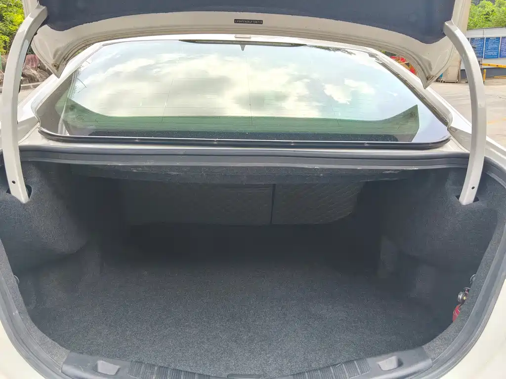 Ford Mondeo — миниатюра 15