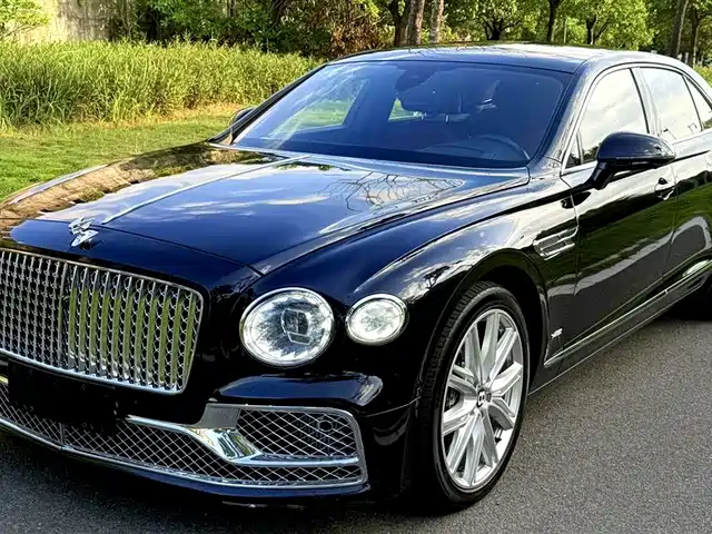 BENTLEY FLYING 2021