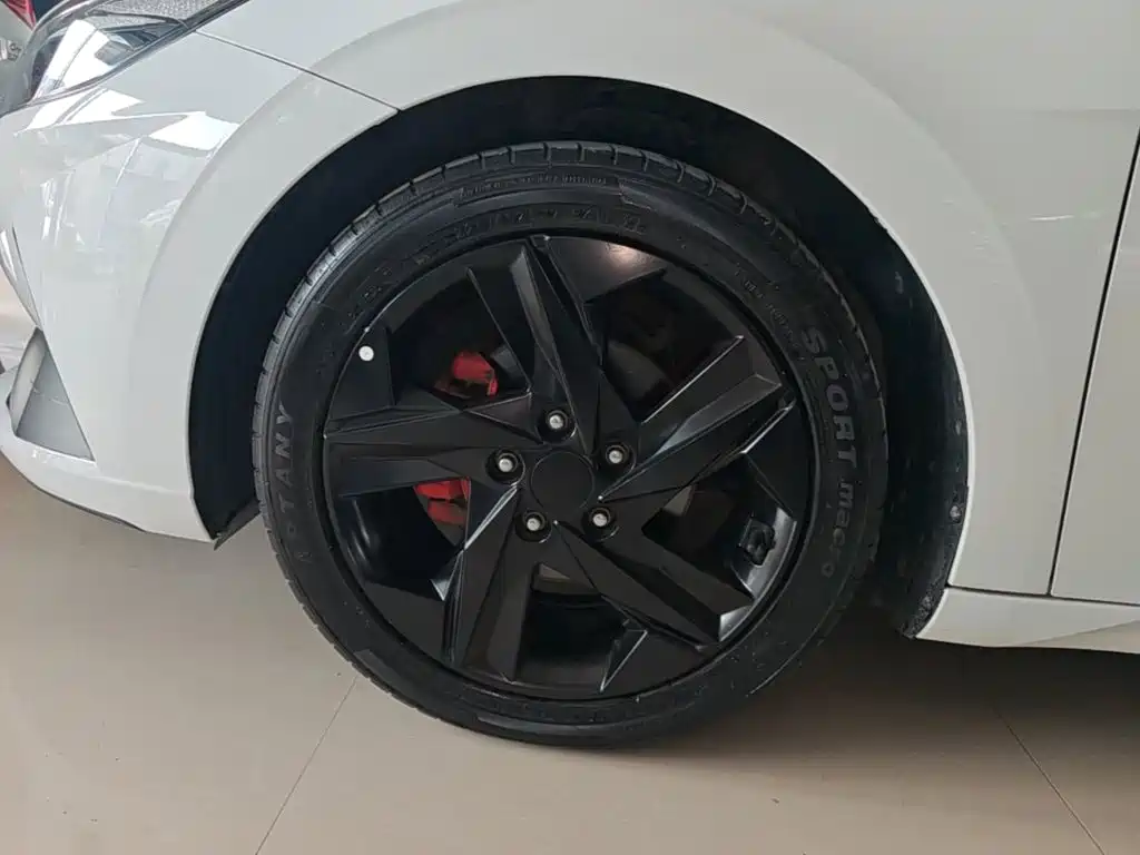 Hyundai Elantra — миниатюра 23