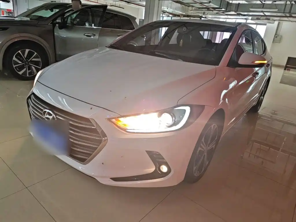 Hyundai Elantra — миниатюра 2