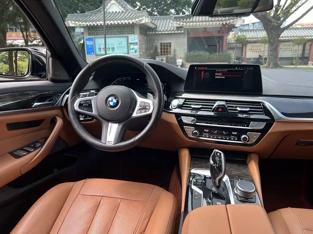 BMW 5 Series — миниатюра 6