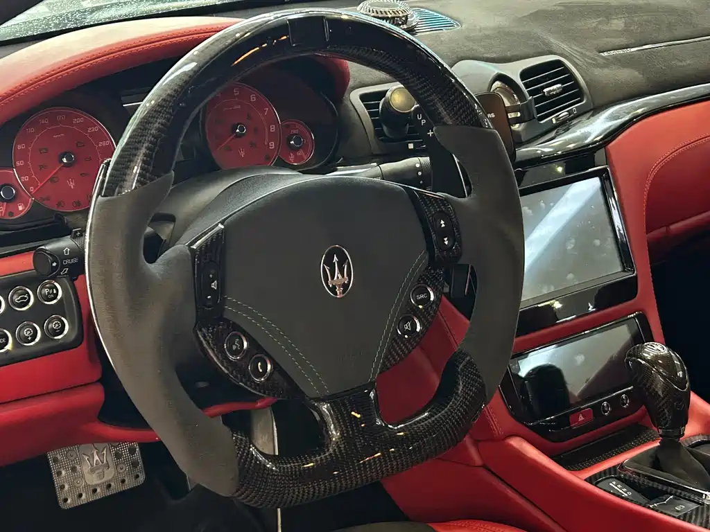 Maserati GranTurismo — миниатюра 8