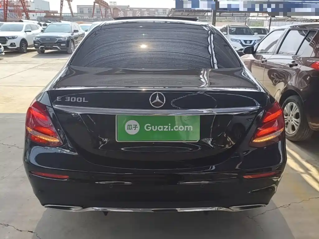 Mercedes-Benz E-Class — миниатюра 6