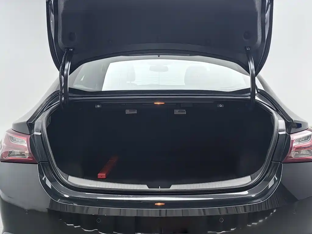 Chevrolet Malibu XL — миниатюра 16