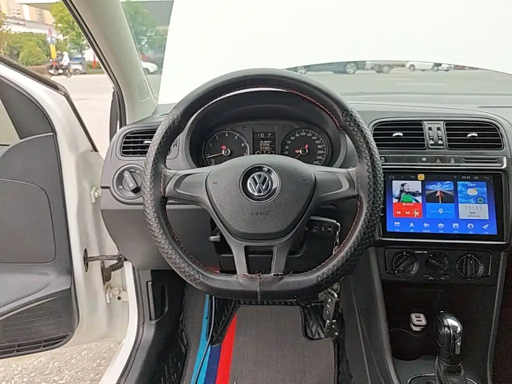 Volkswagen Polo — миниатюра 11