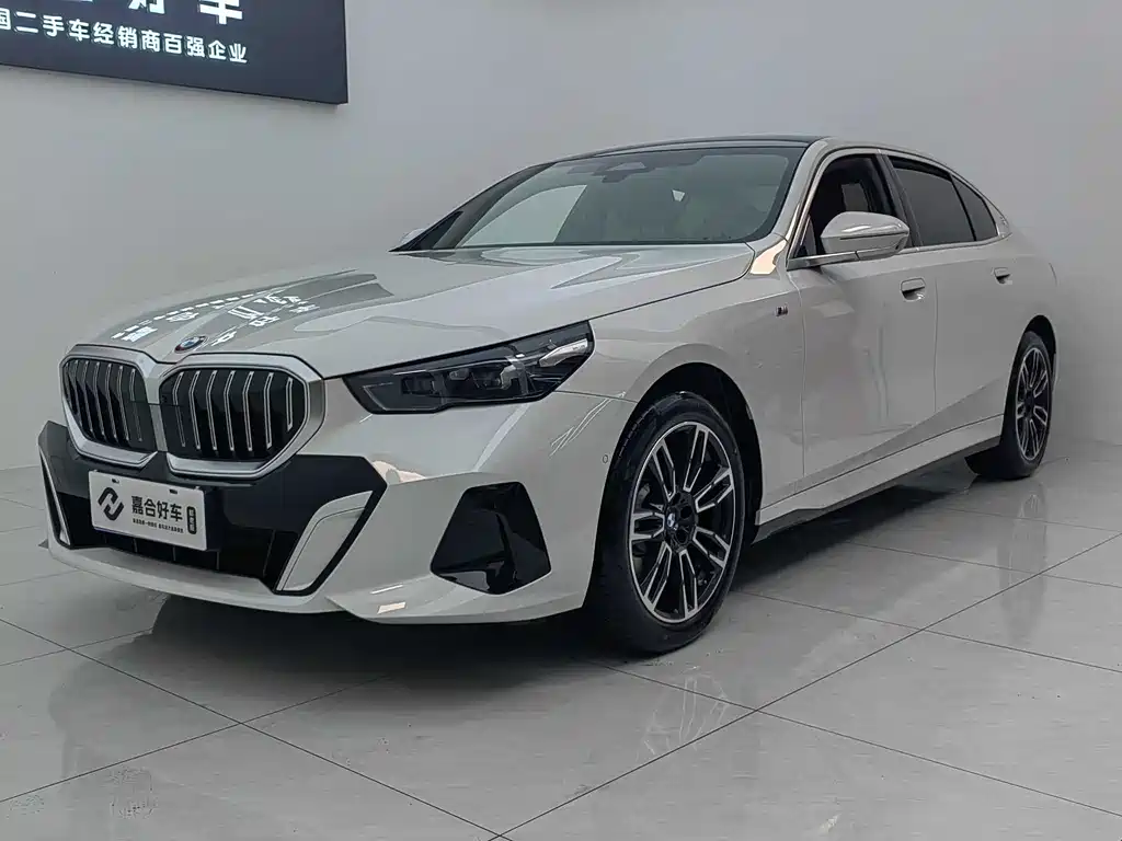 BMW 5 Series 2025