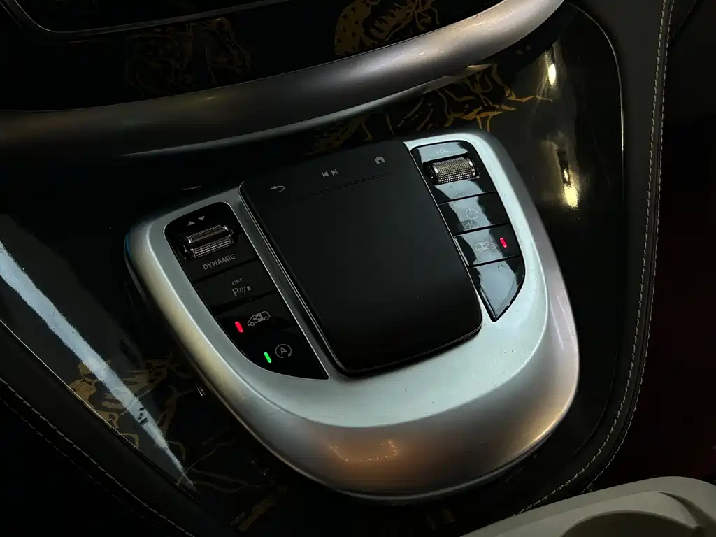 Mercedes-Benz V-Class — миниатюра 16