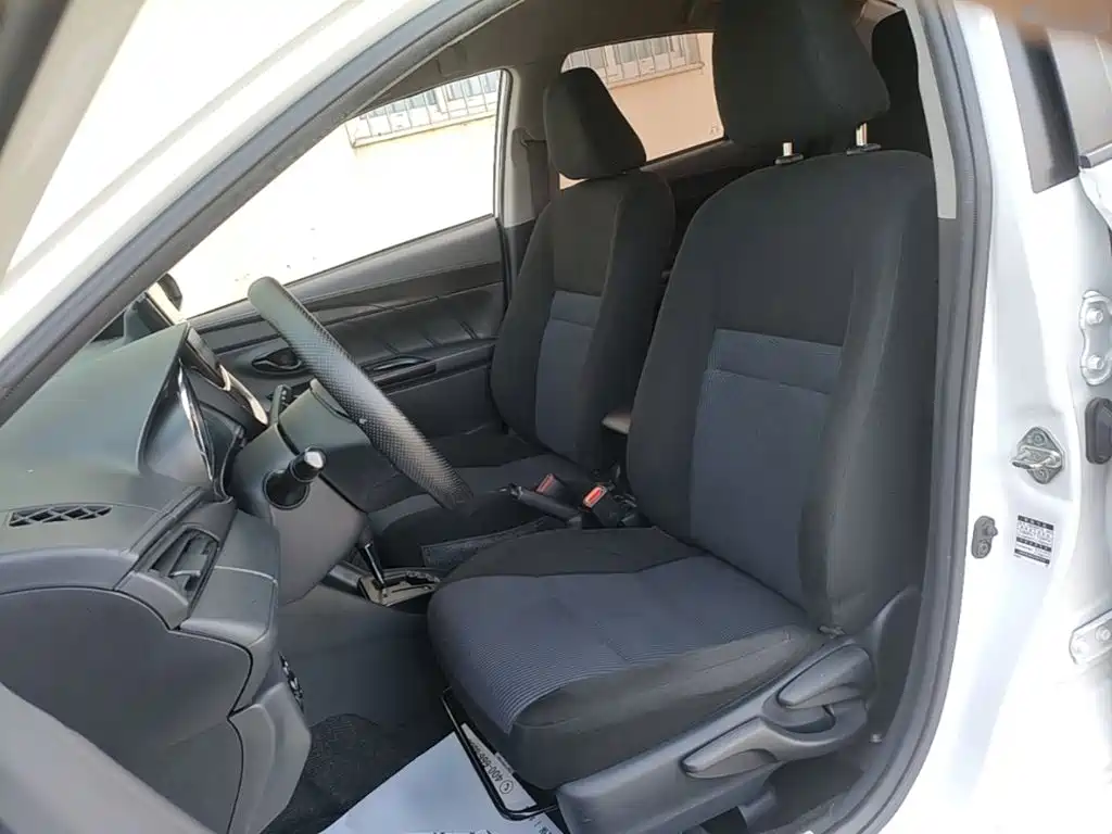 Toyota Yaris L — миниатюра 15