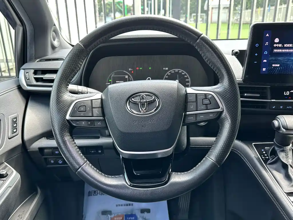 Toyota Sienna — миниатюра 14