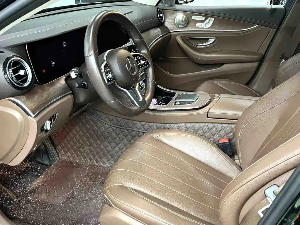 Mercedes-Benz E-Class — миниатюра 5