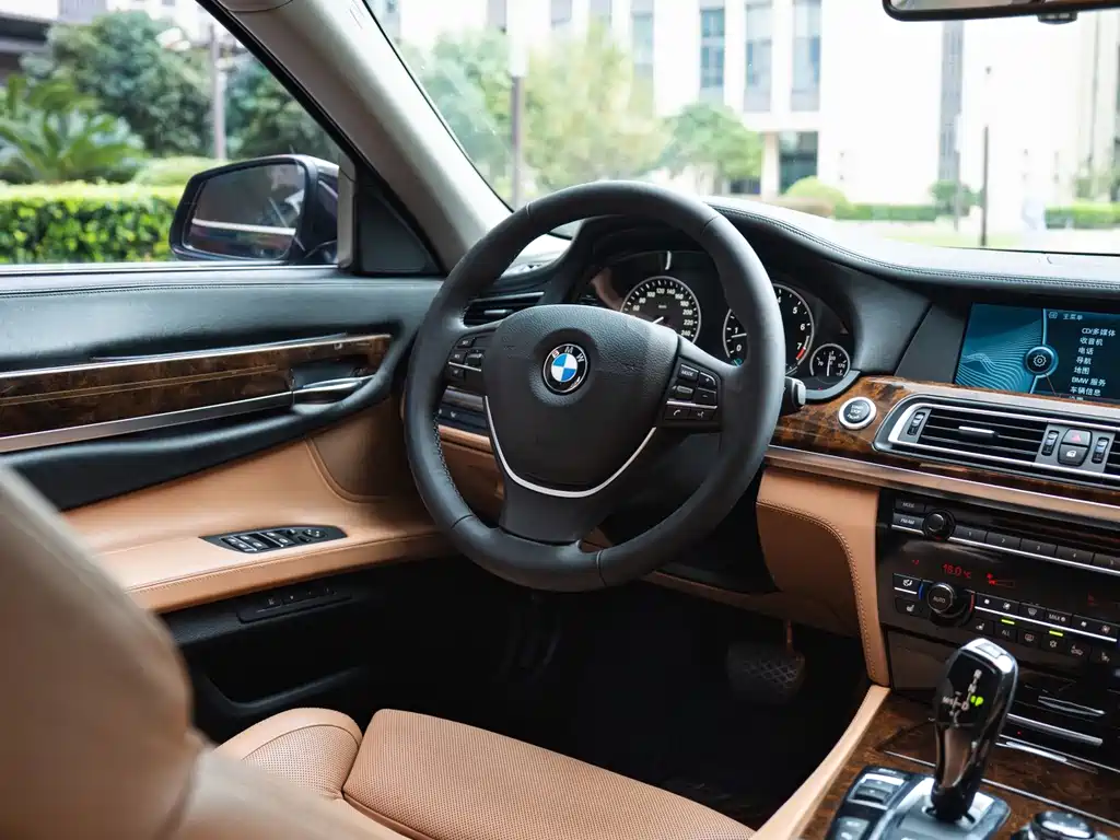 BMW 7 Series — миниатюра 9