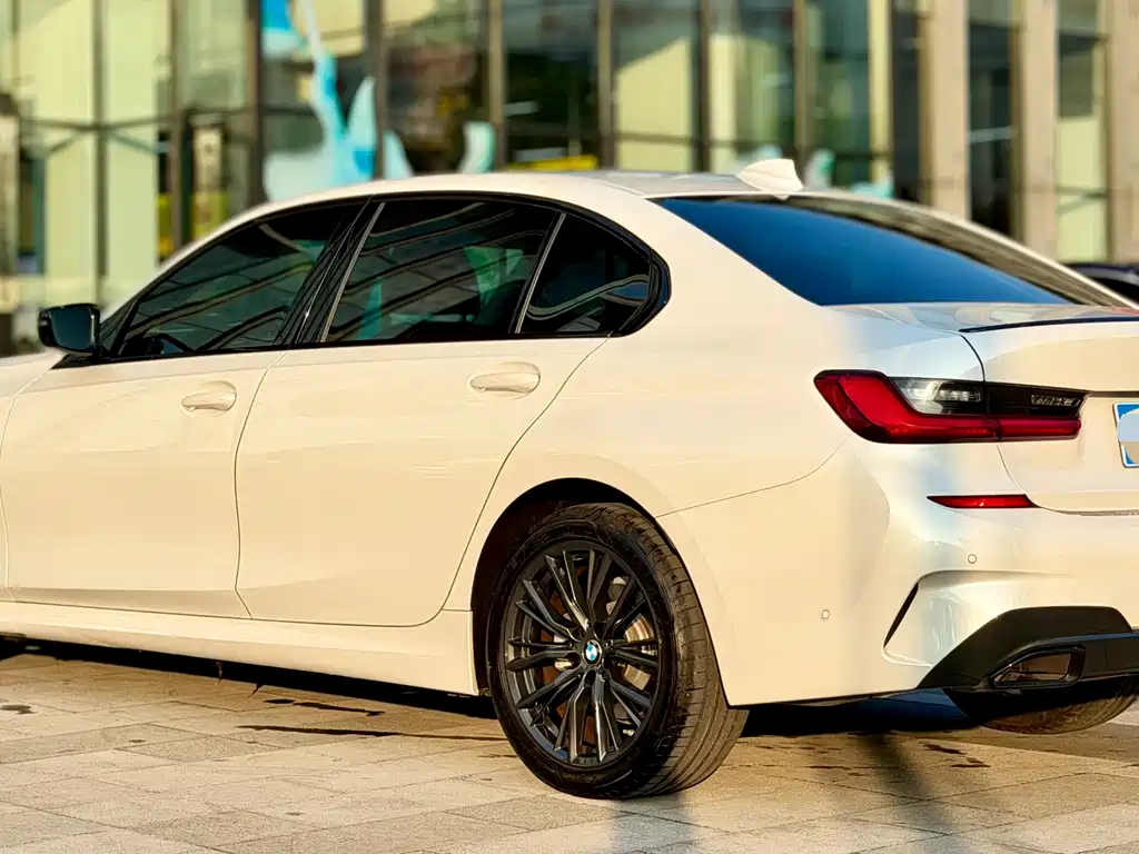 BMW 3 Series — миниатюра 3
