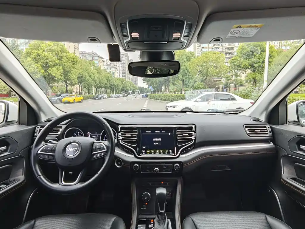Jeep Grand Commander — миниатюра 14