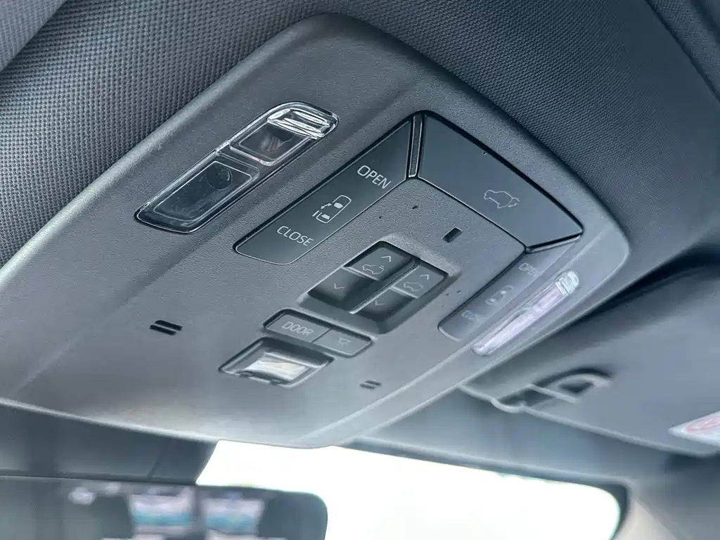 Toyota Sienna — миниатюра 15