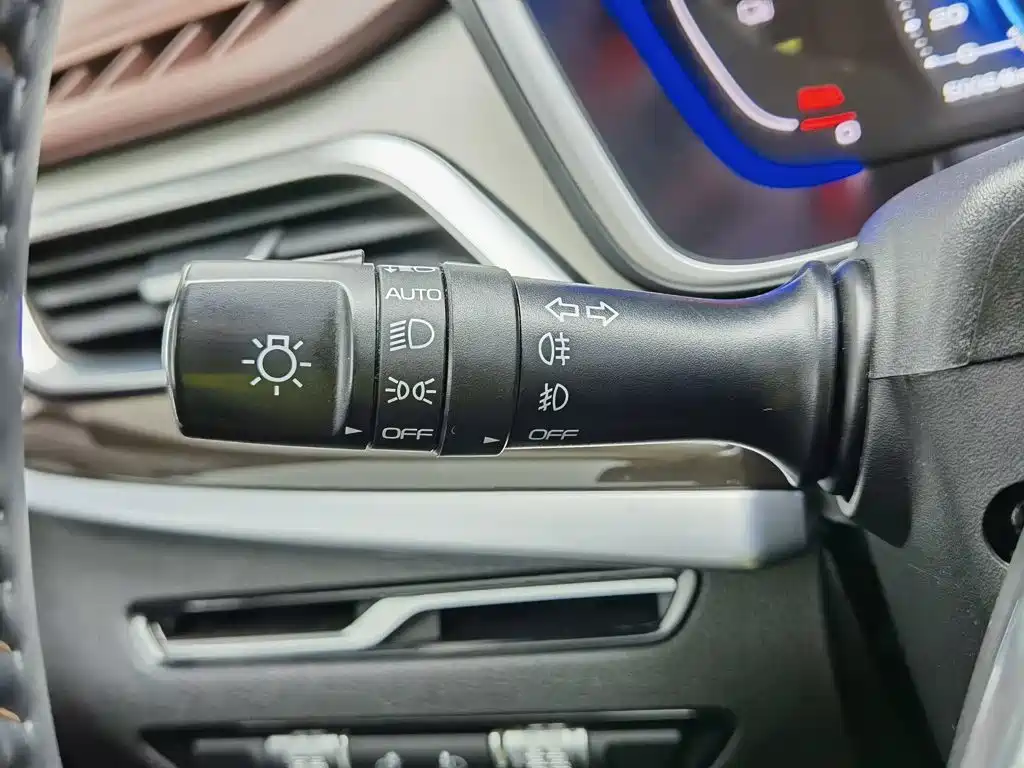 Geely Jia Ji New Energy — миниатюра 21