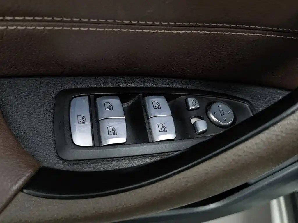 BMW X1 — миниатюра 9