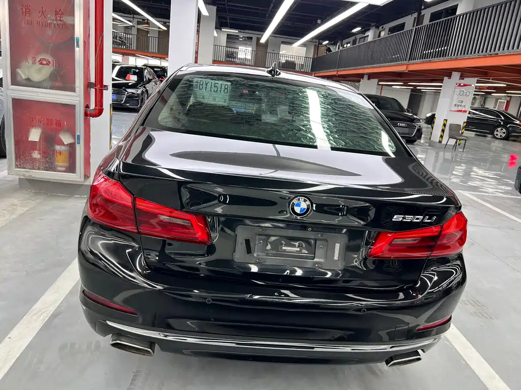 BMW 5 Series — миниатюра 17