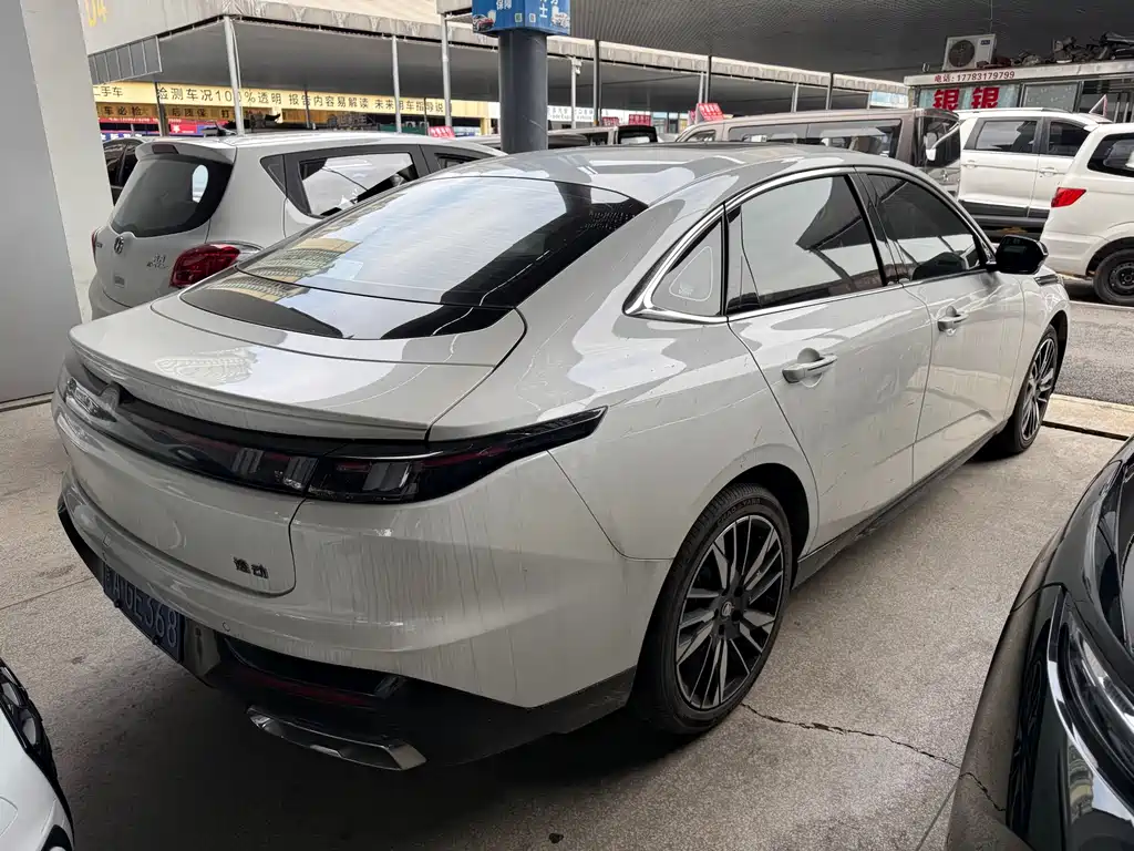 Changan Eado — миниатюра 3