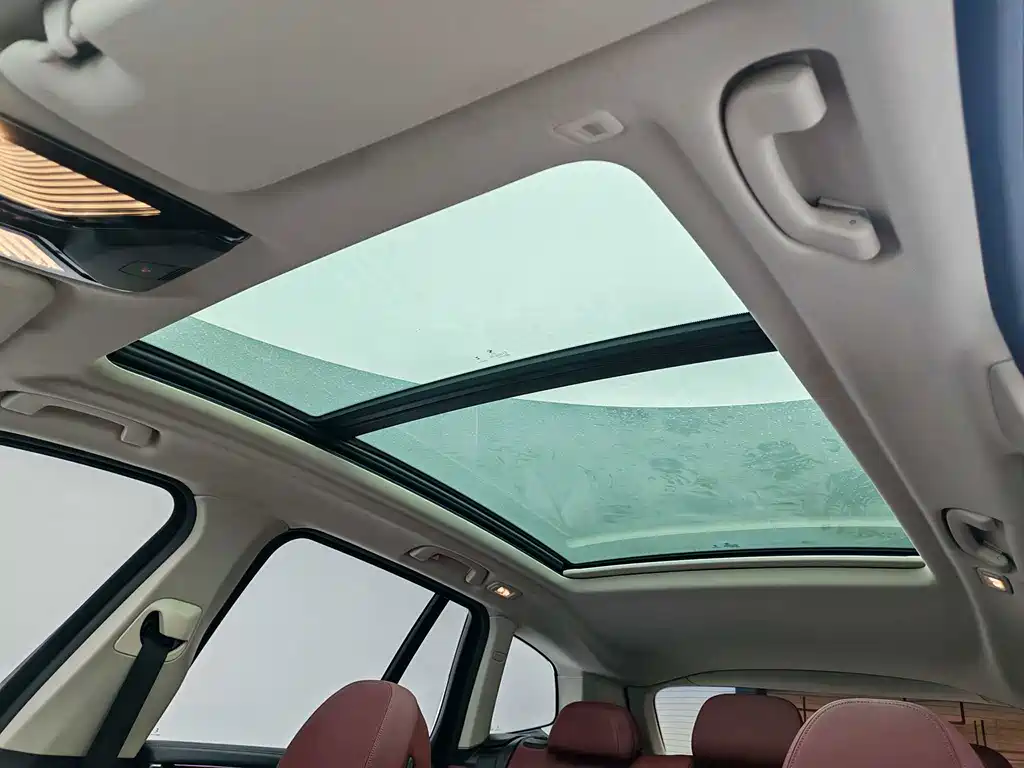 BMW iX3 — миниатюра 13