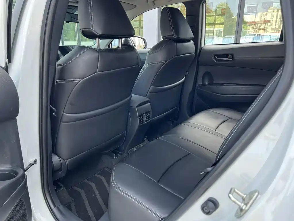Toyota Corolla Cross — миниатюра 11