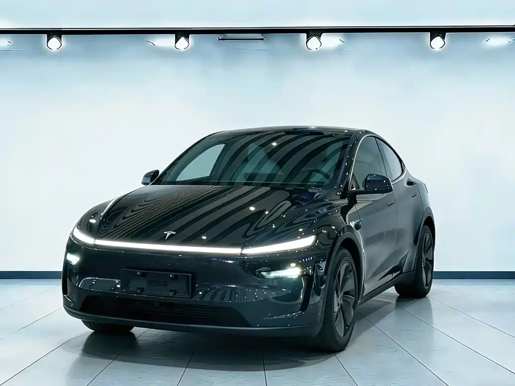 Tesla Model Y 2025