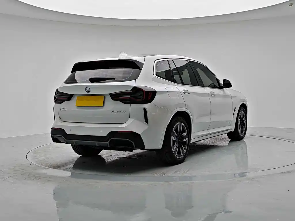 BMW iX3 — миниатюра 6