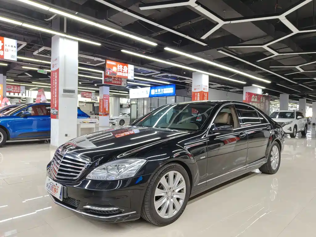 Mercedes-Benz S-Class 2012