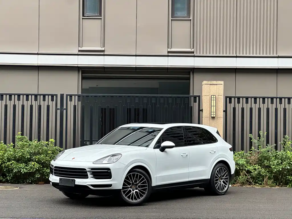 Porsche Cayenne 2022