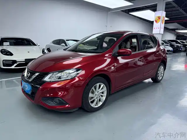 NISSAN TIIDA