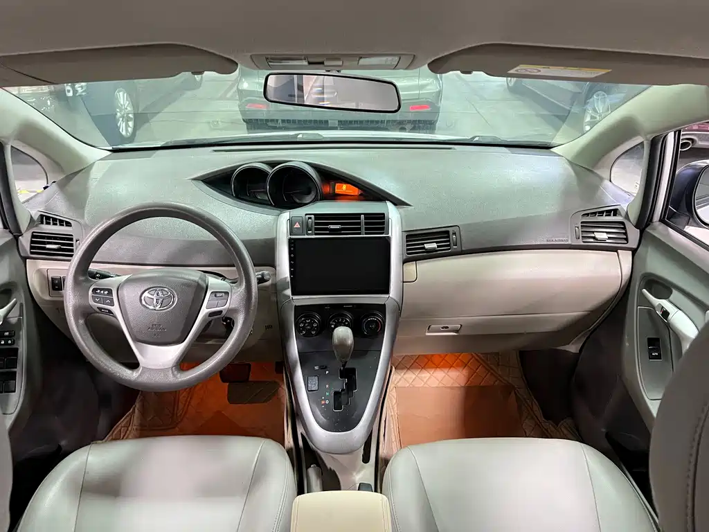 Toyota Verso — миниатюра 9