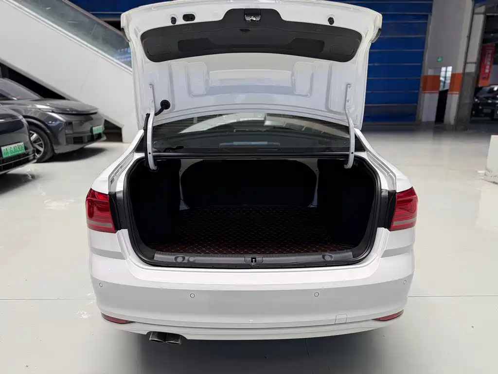 Volkswagen Lavida — миниатюра 19