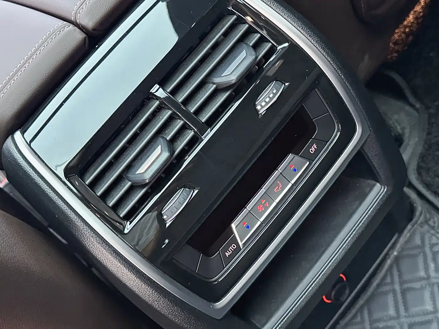 BMW X5 2025 Черный из Китая, фото 3