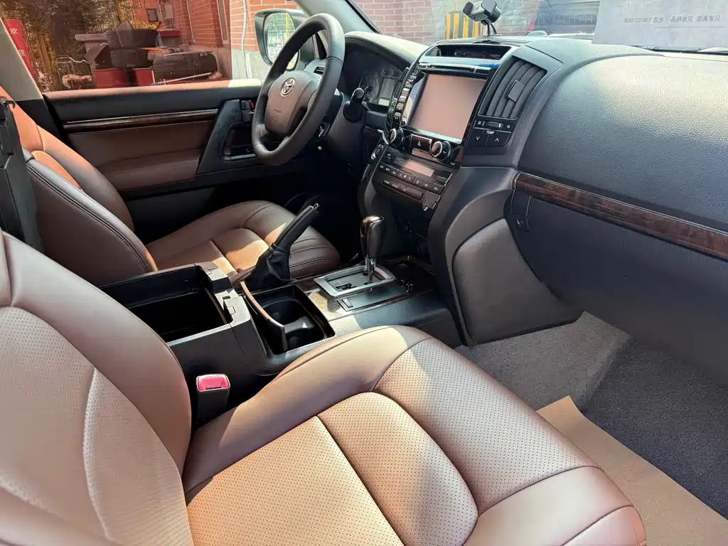 Toyota Land Cruiser — миниатюра 11