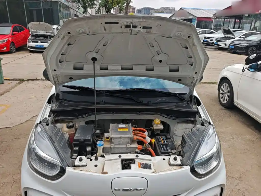Roewe Clever — миниатюра 20