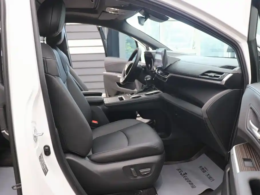 Toyota Sienna 2026 Белый из Китая, фото 4