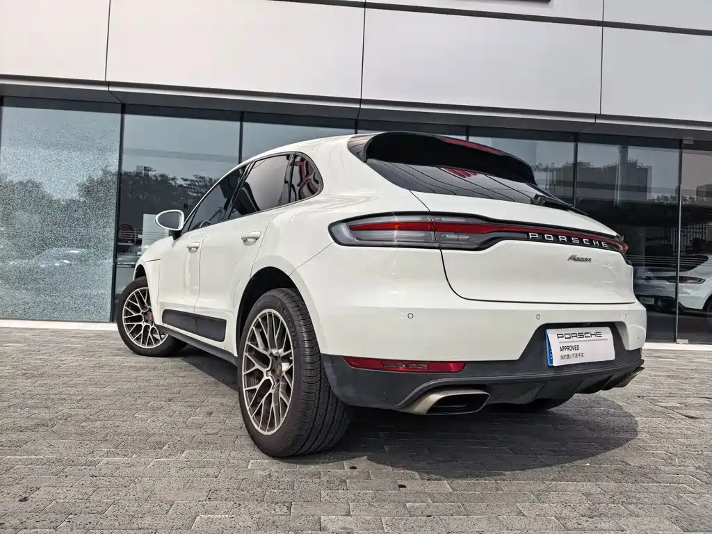 Porsche Macan — миниатюра 8