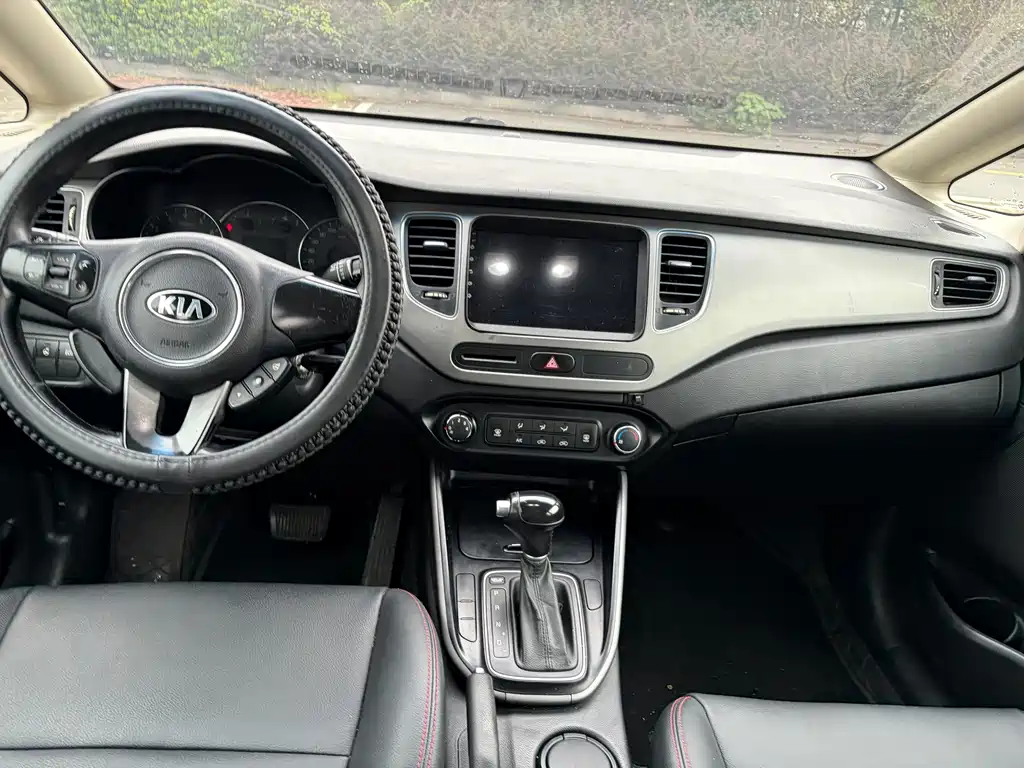 Kia Carens — миниатюра 9